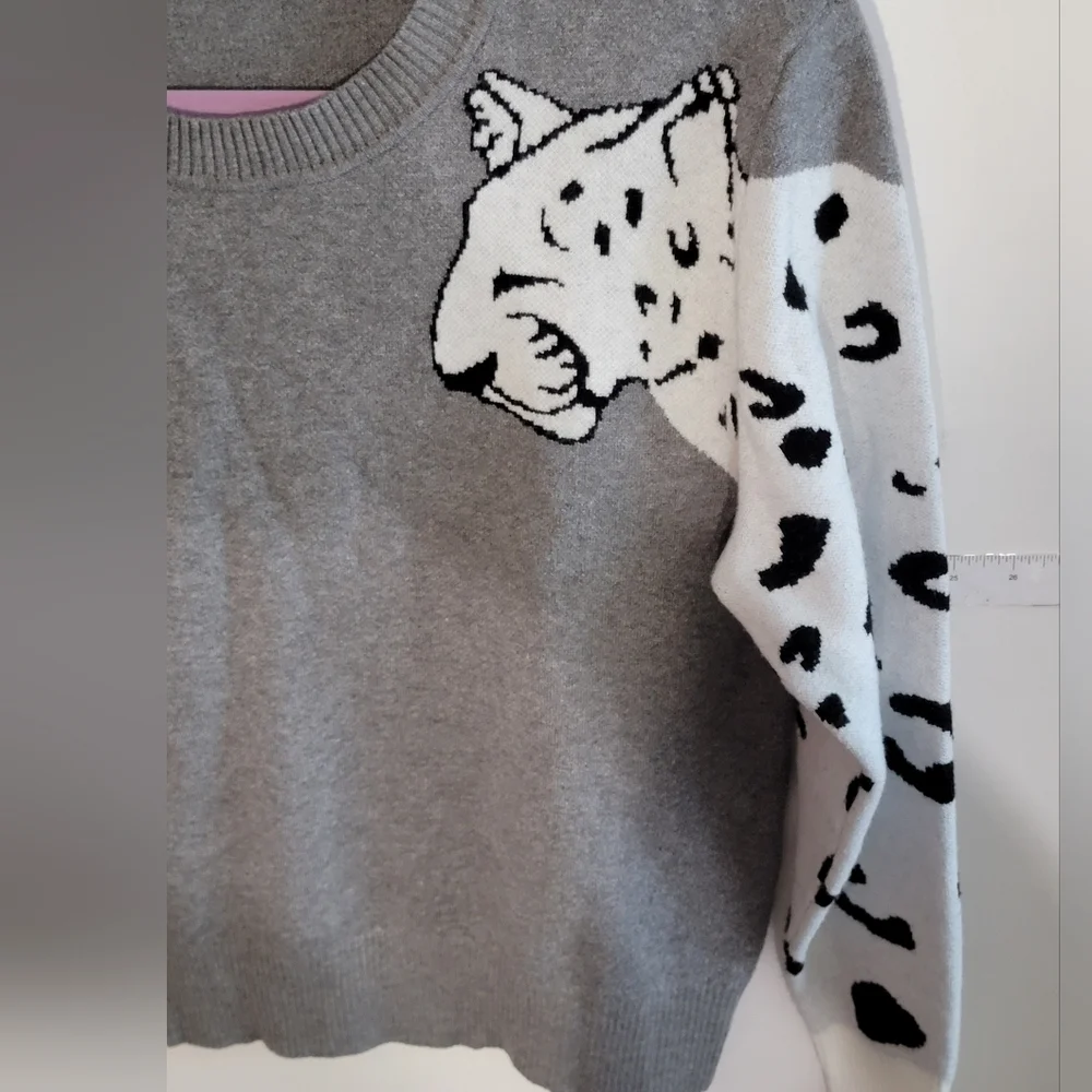 Gray and White Leopard Sweater Size Small - Picture 2 of 7